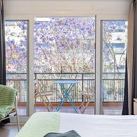 Urbanza Center And 丰希罗拉